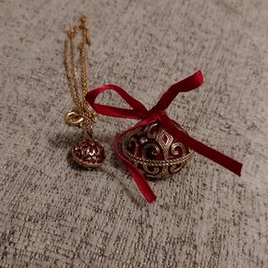 A monet necklace in a ball